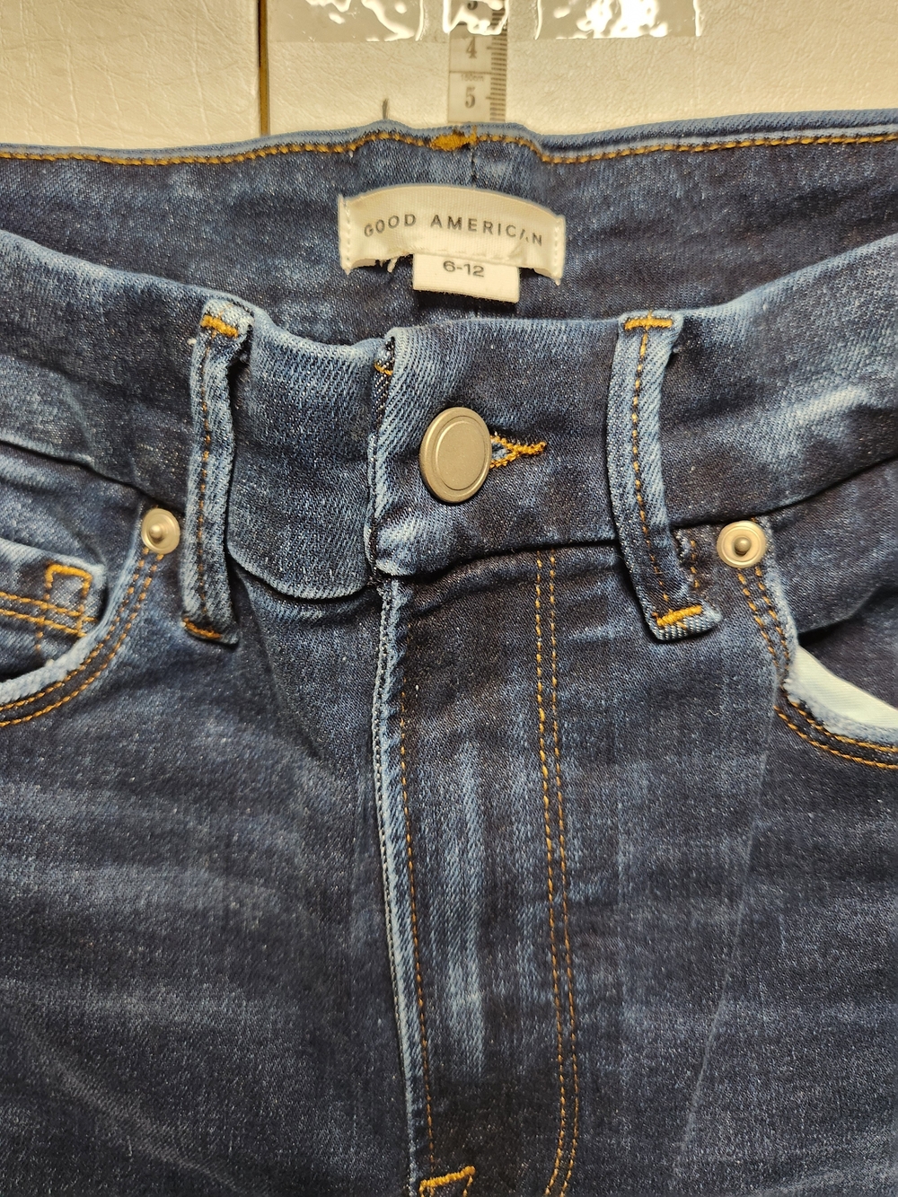 Good American Jeans - Picture 2 of 6